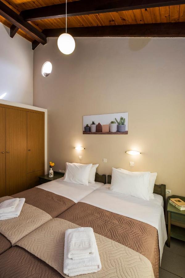 Theos Village Apartments Kato Daratso Ngoại thất bức ảnh