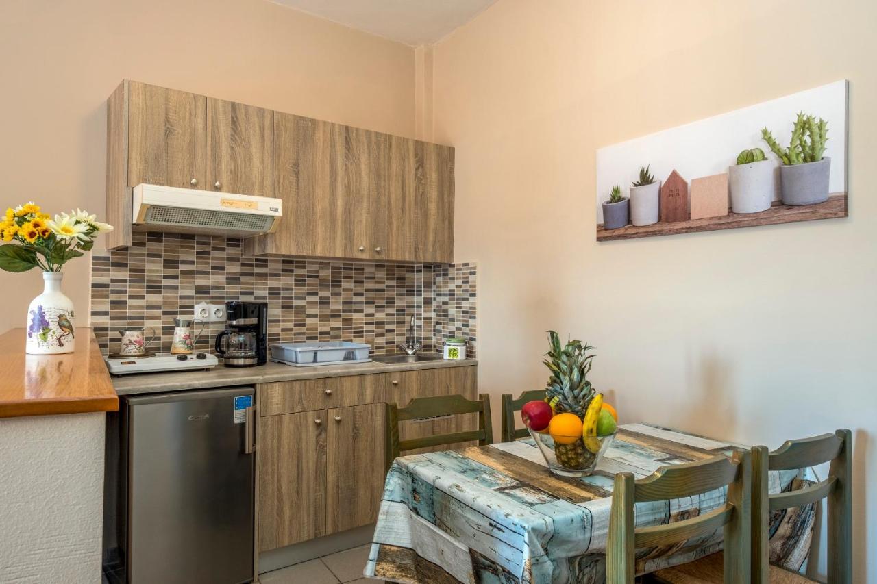 Theos Village Apartments Kato Daratso Ngoại thất bức ảnh