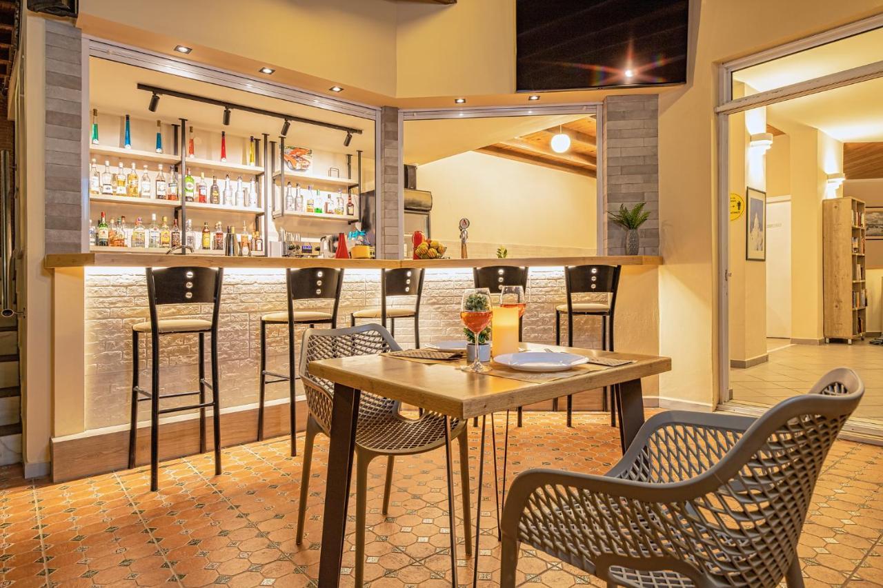 Theos Village Apartments Kato Daratso Ngoại thất bức ảnh