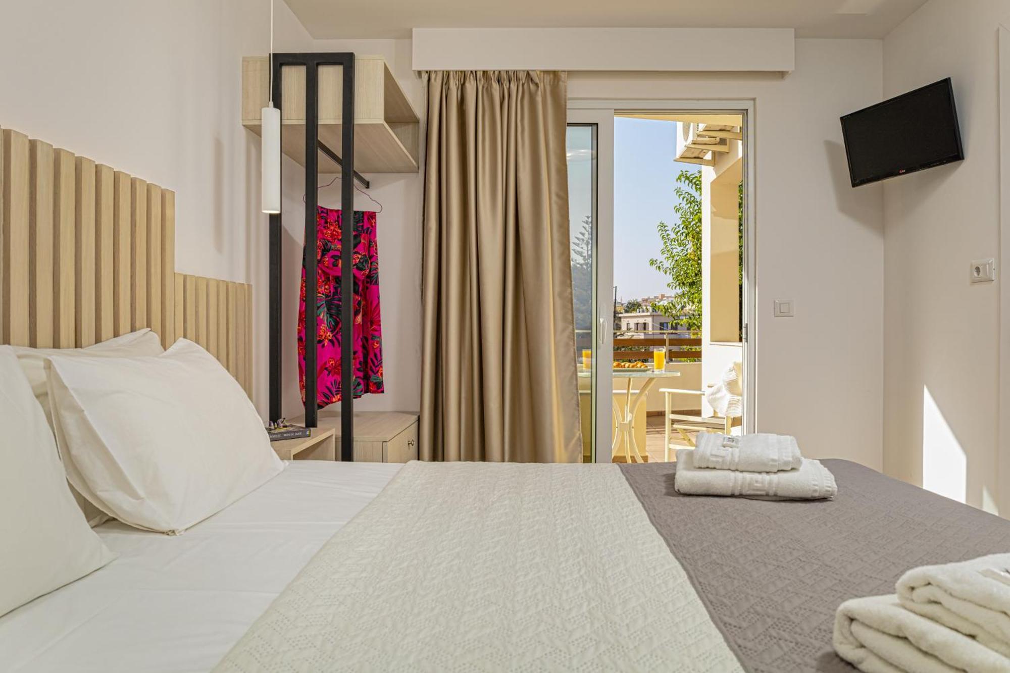 Theos Village Apartments Kato Daratso Ngoại thất bức ảnh