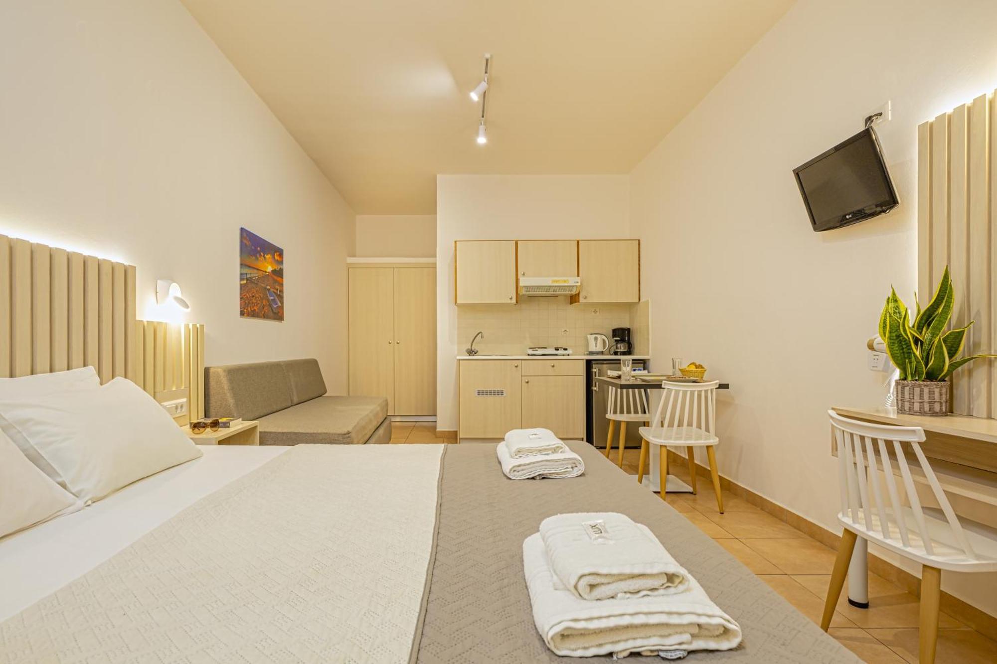 Theos Village Apartments Kato Daratso Ngoại thất bức ảnh