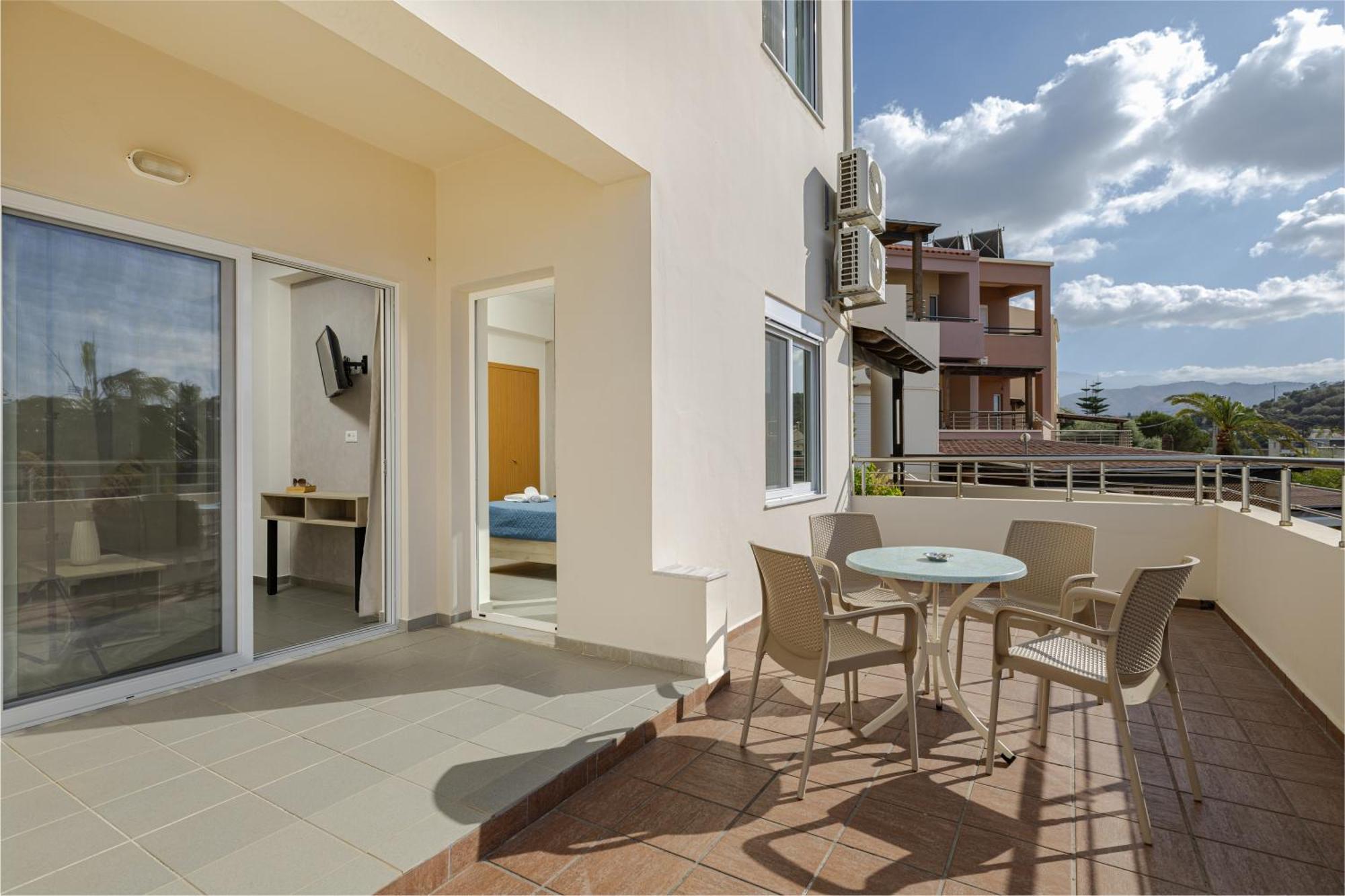 Theos Village Apartments Kato Daratso Ngoại thất bức ảnh